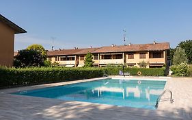 Edoard Luxury Apartment